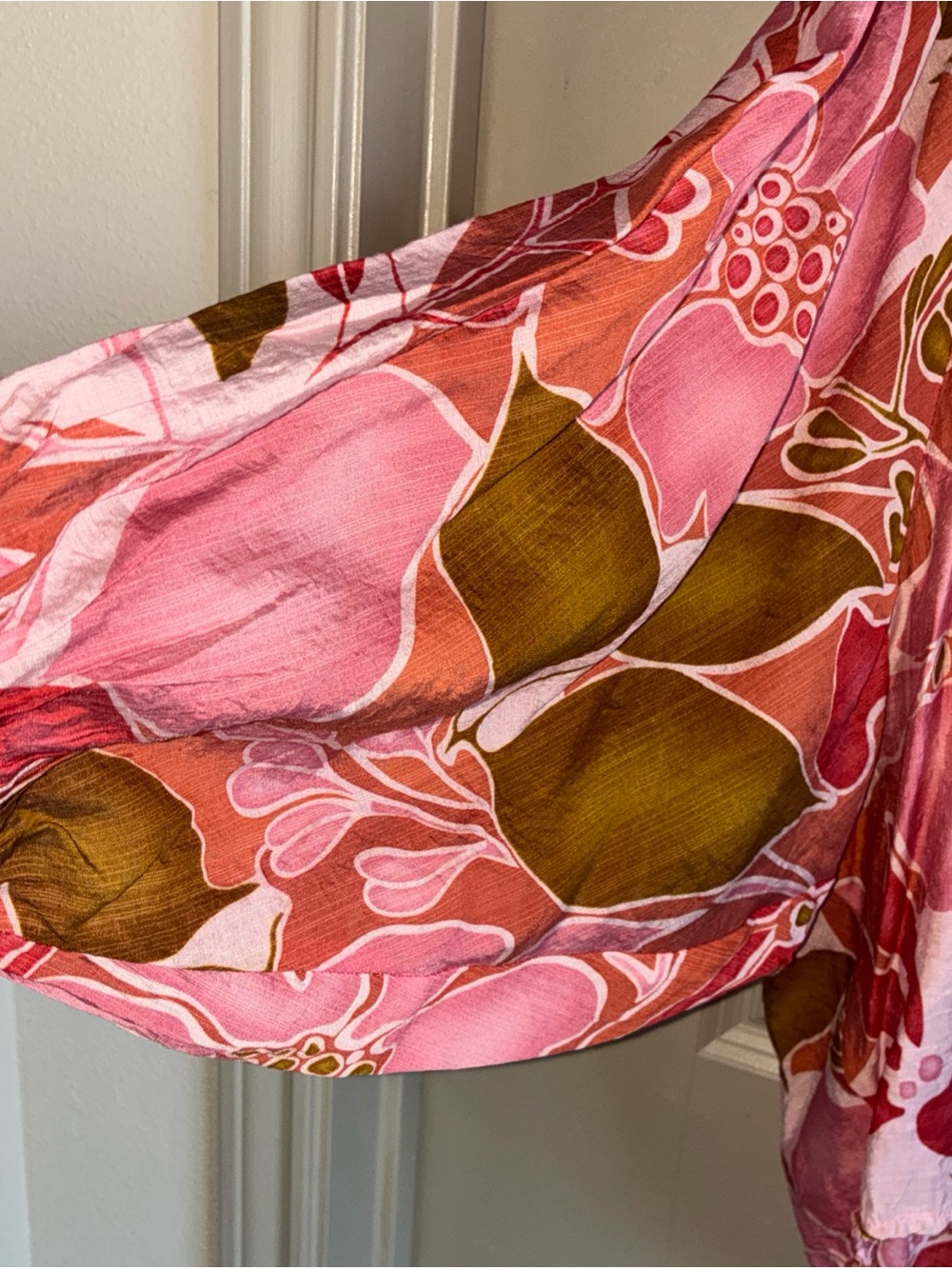 G.G.O Pink Floral Button-Front Women's Blouse - Picture 3 of 8